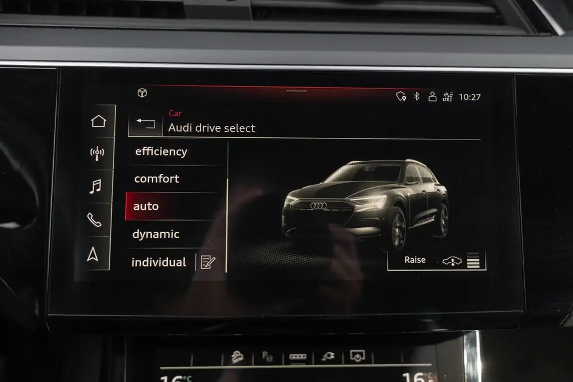 AUDI E-TRON