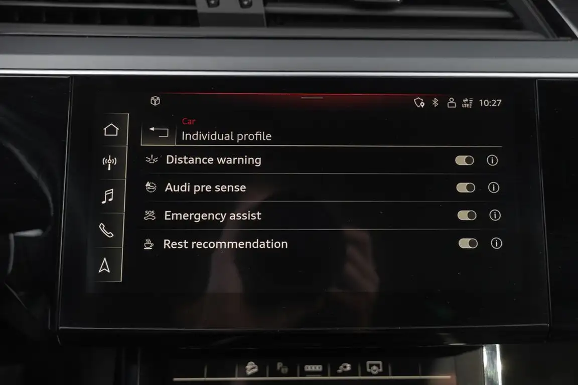 AUDI E-TRON
