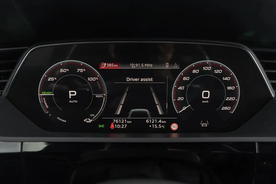 AUDI E-TRON