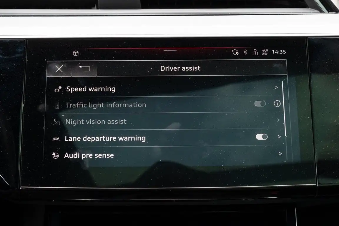 AUDI E-TRON
