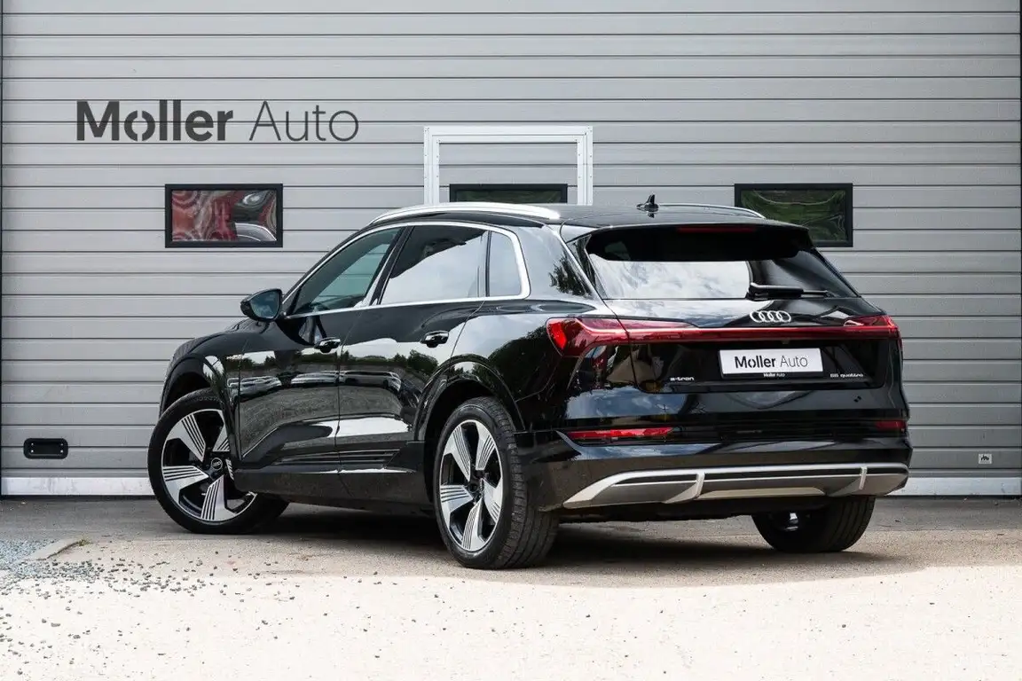 AUDI E-TRON