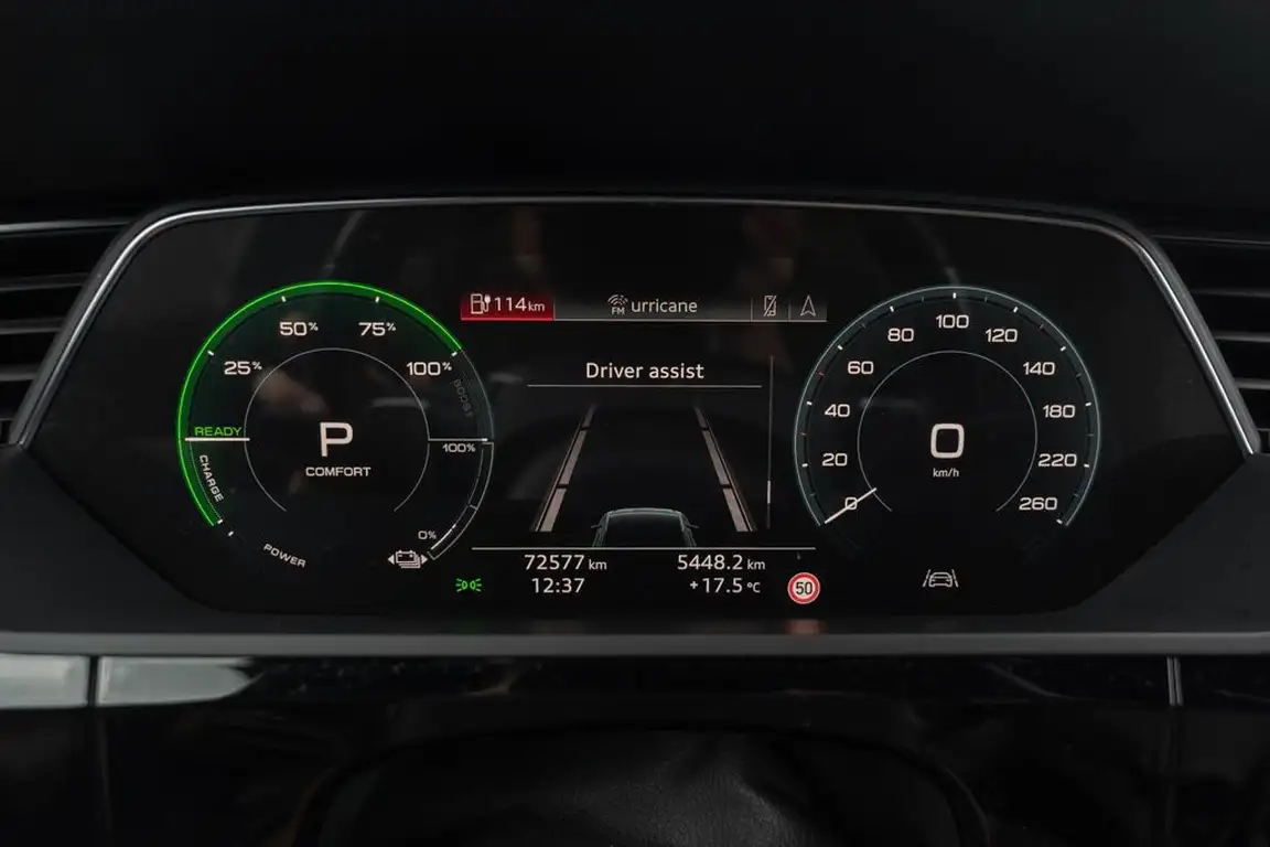 AUDI E-TRON