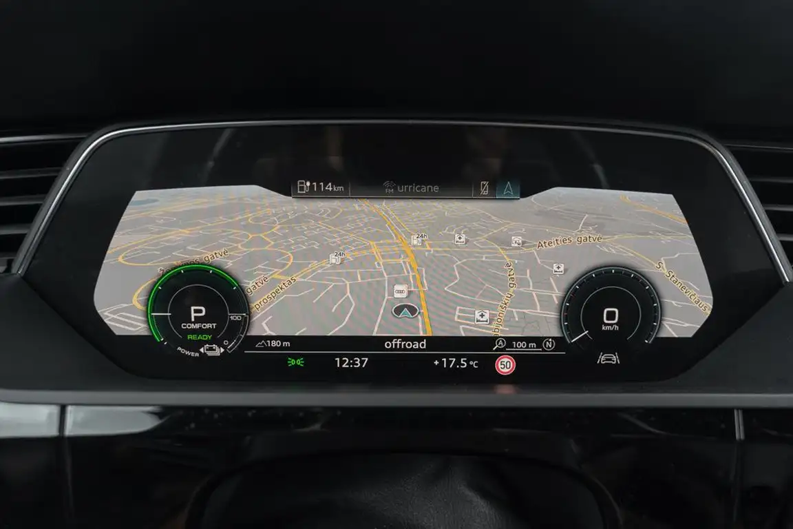 AUDI E-TRON