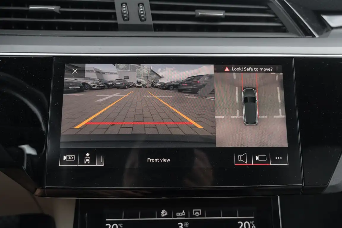AUDI E-TRON
