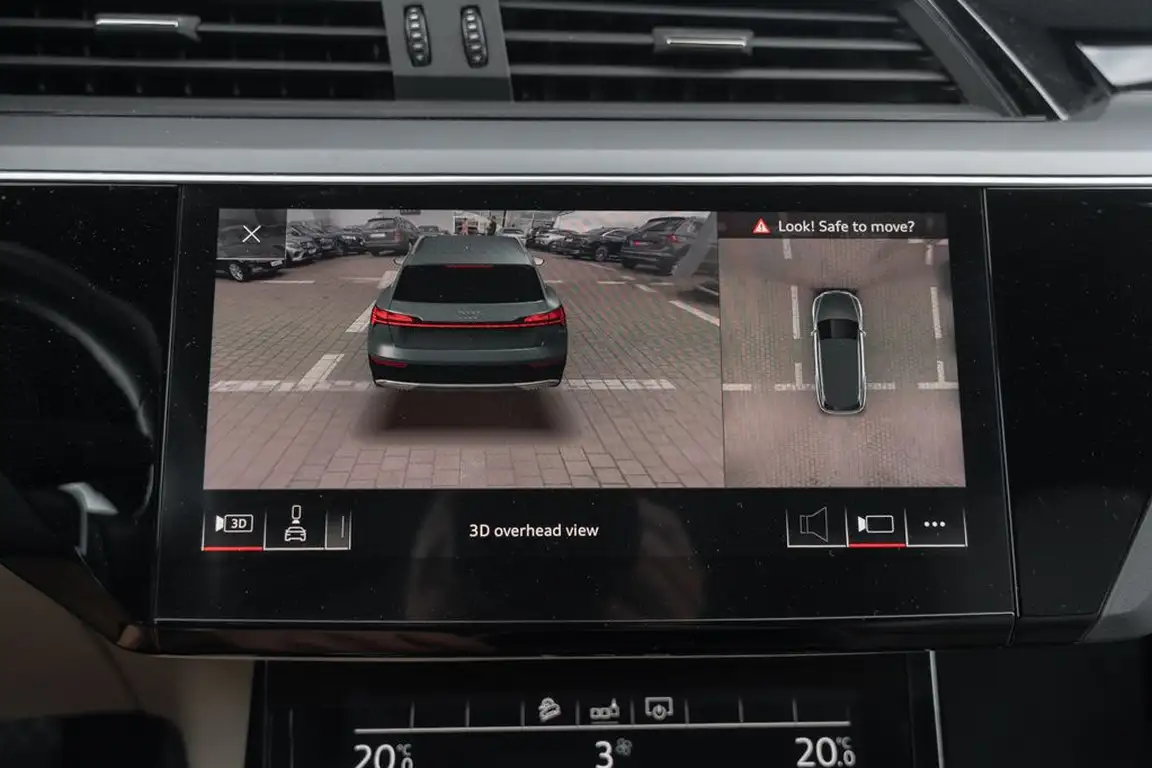 AUDI E-TRON