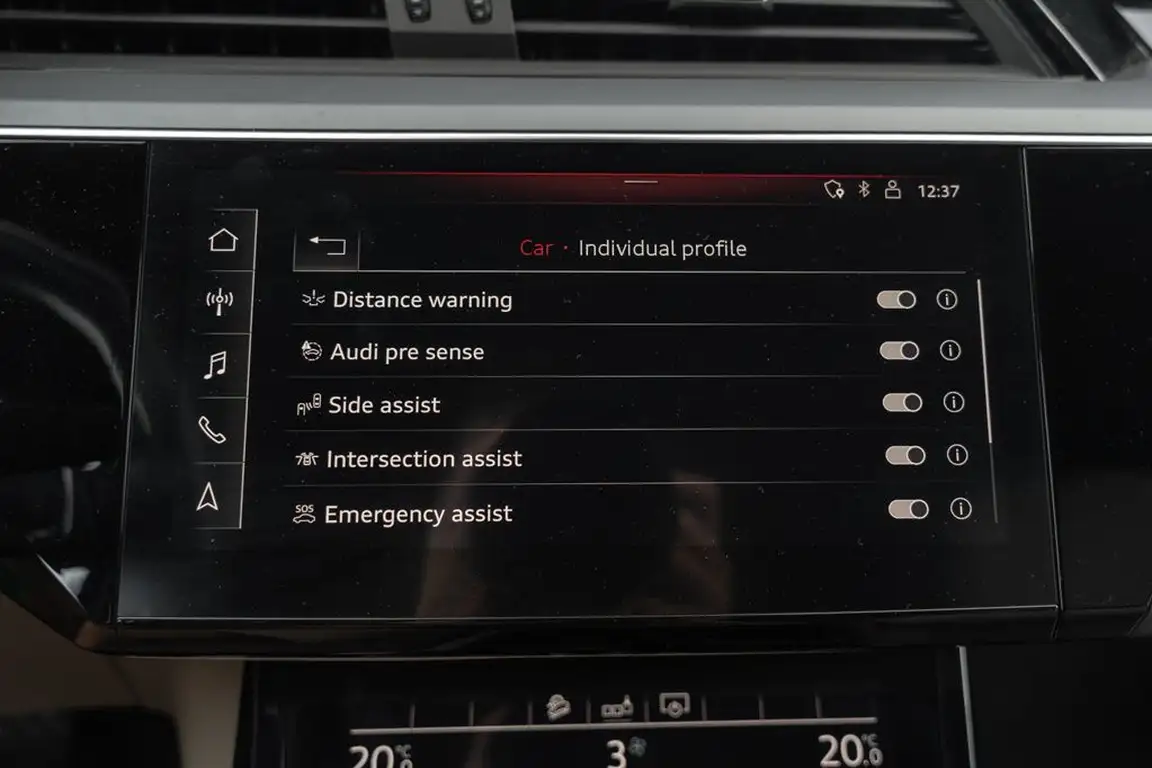 AUDI E-TRON
