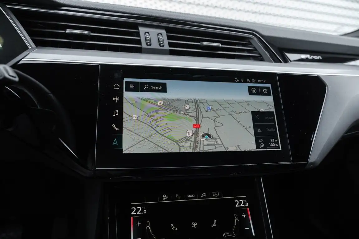 AUDI E-TRON
