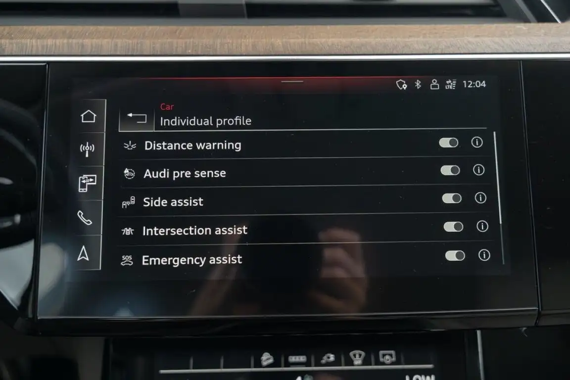 AUDI E-TRON