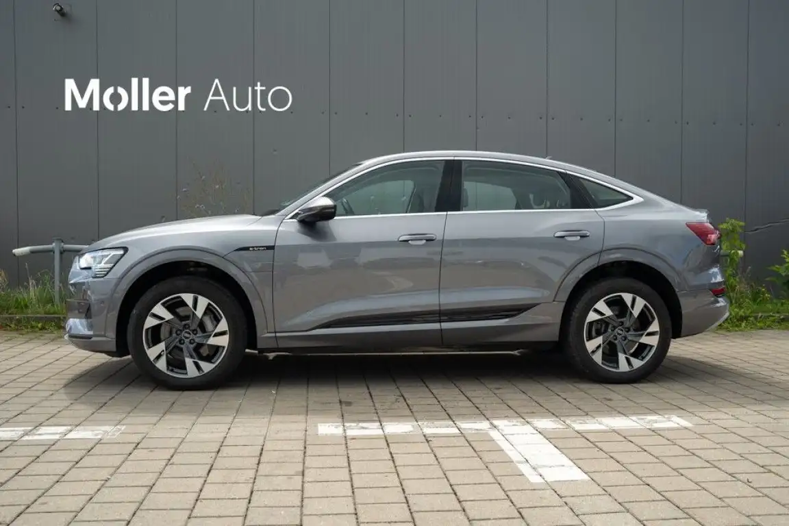 AUDI E-TRON