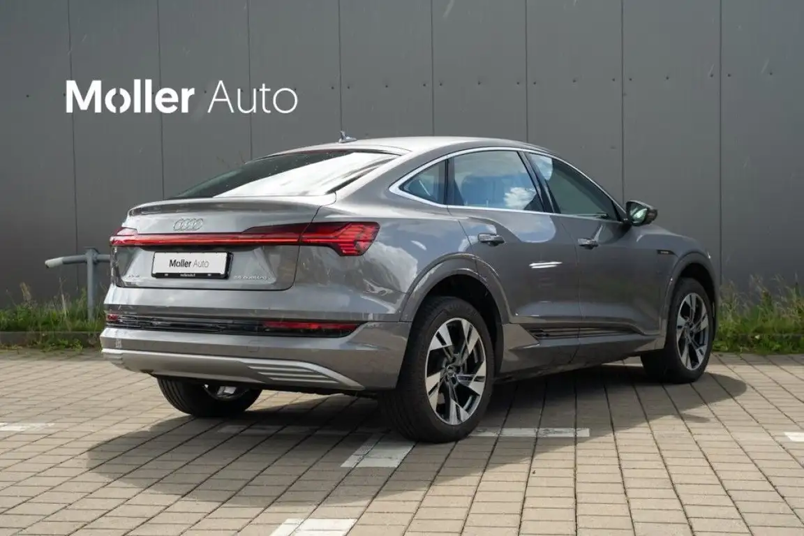 AUDI E-TRON