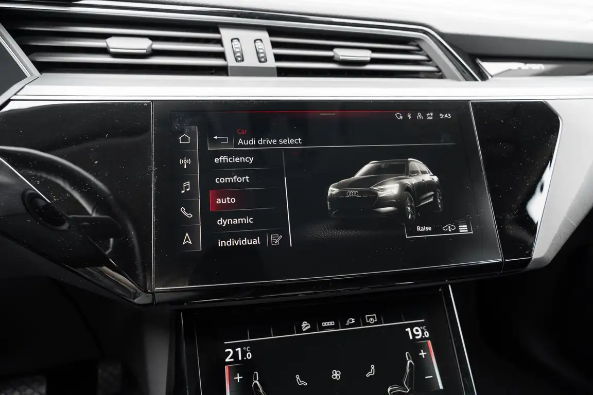 AUDI E-TRON