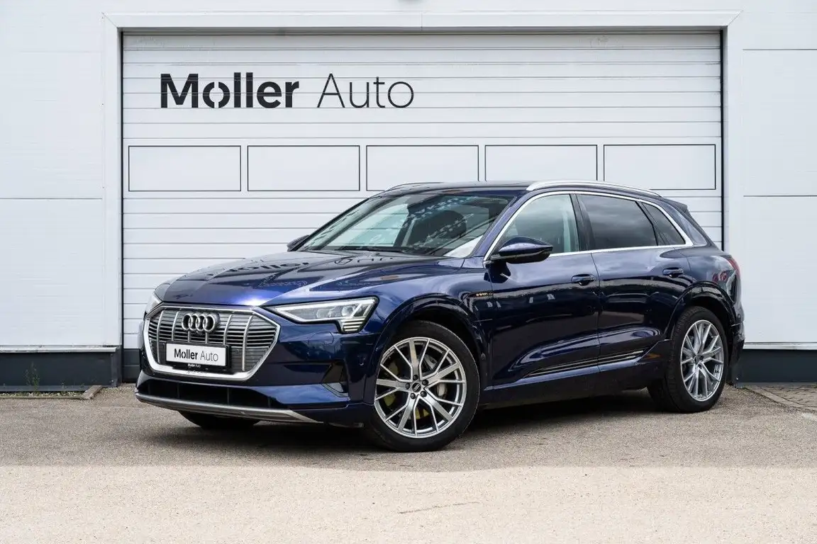 AUDI E-TRON