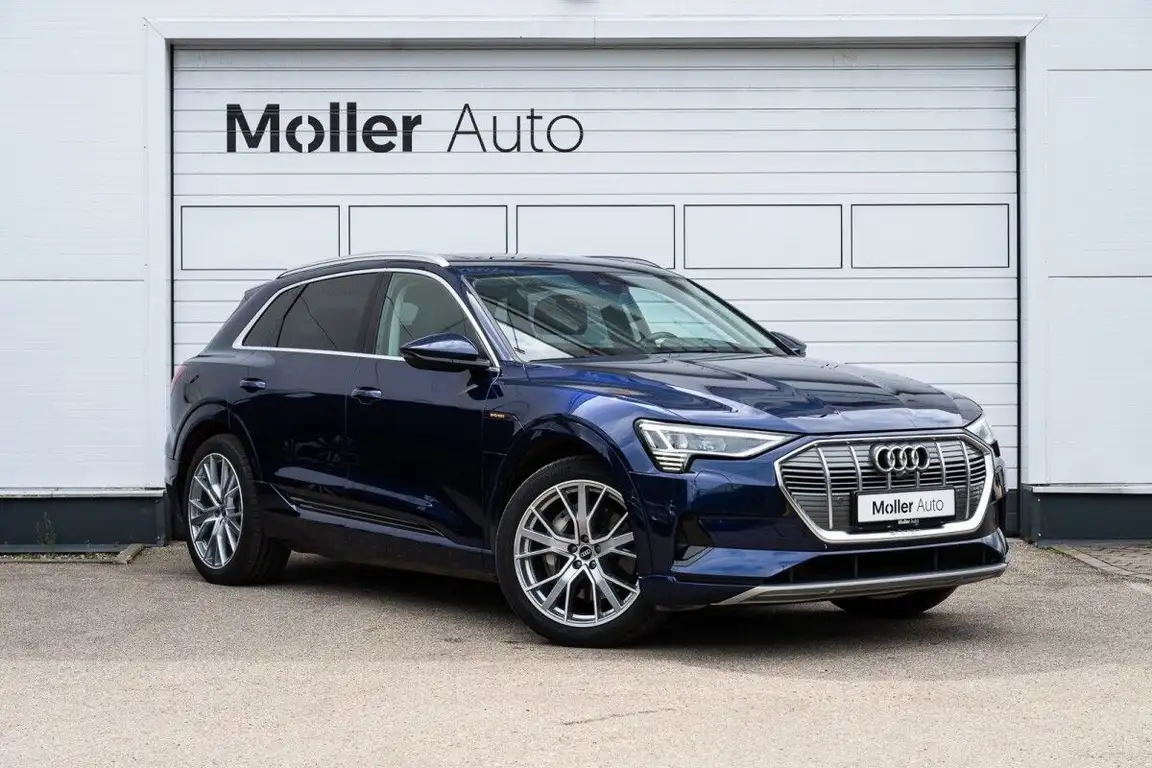 AUDI E-TRON