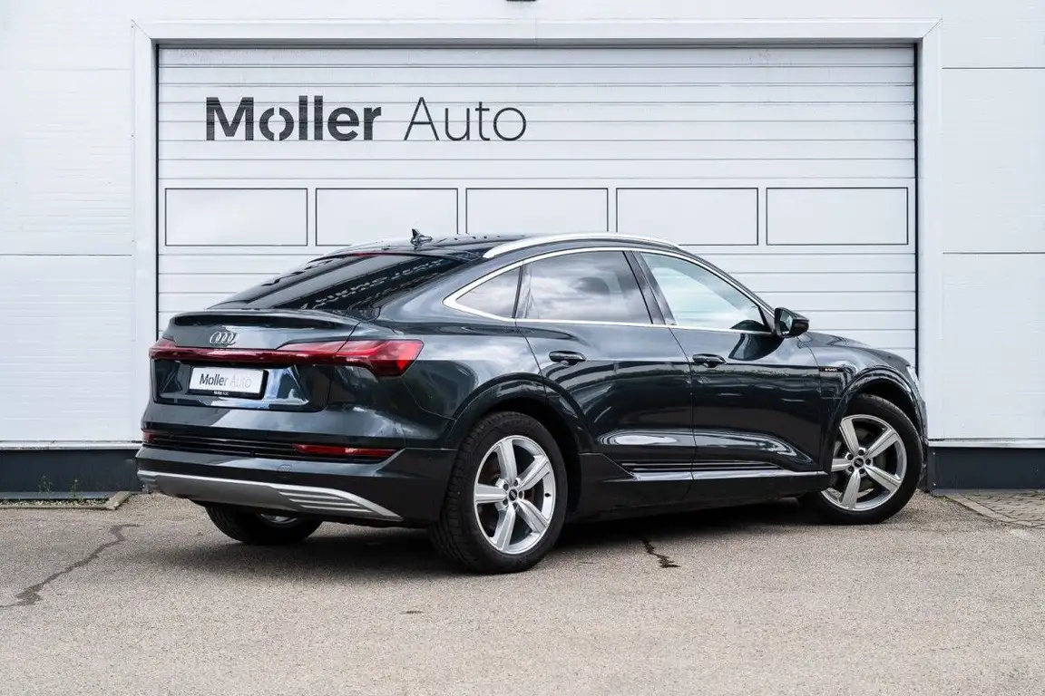 AUDI E-TRON