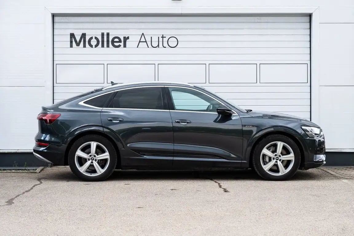 AUDI E-TRON