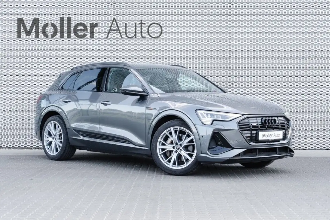 AUDI E-TRON