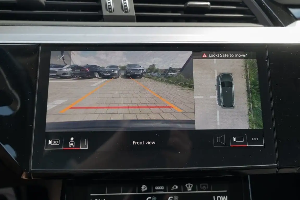 AUDI E-TRON