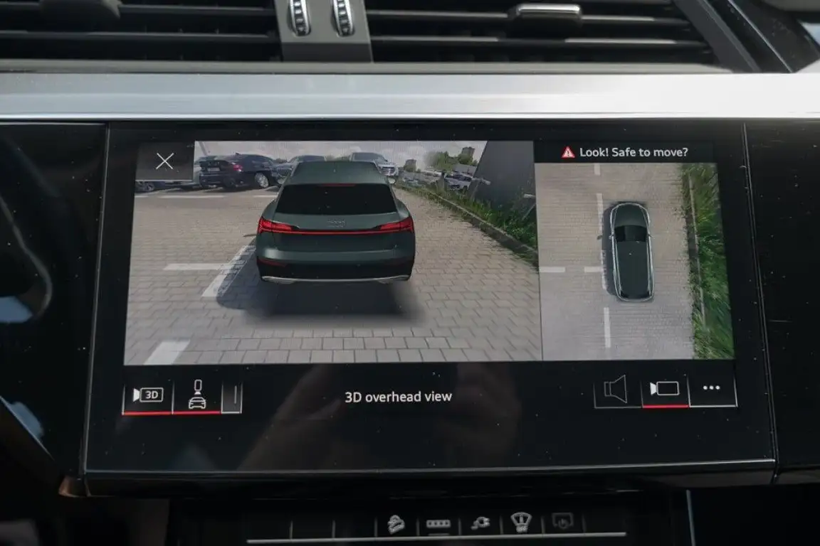 AUDI E-TRON