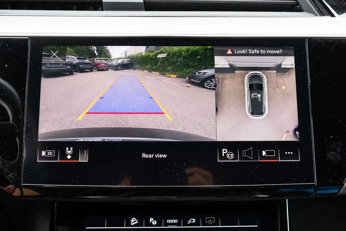 AUDI E-TRON