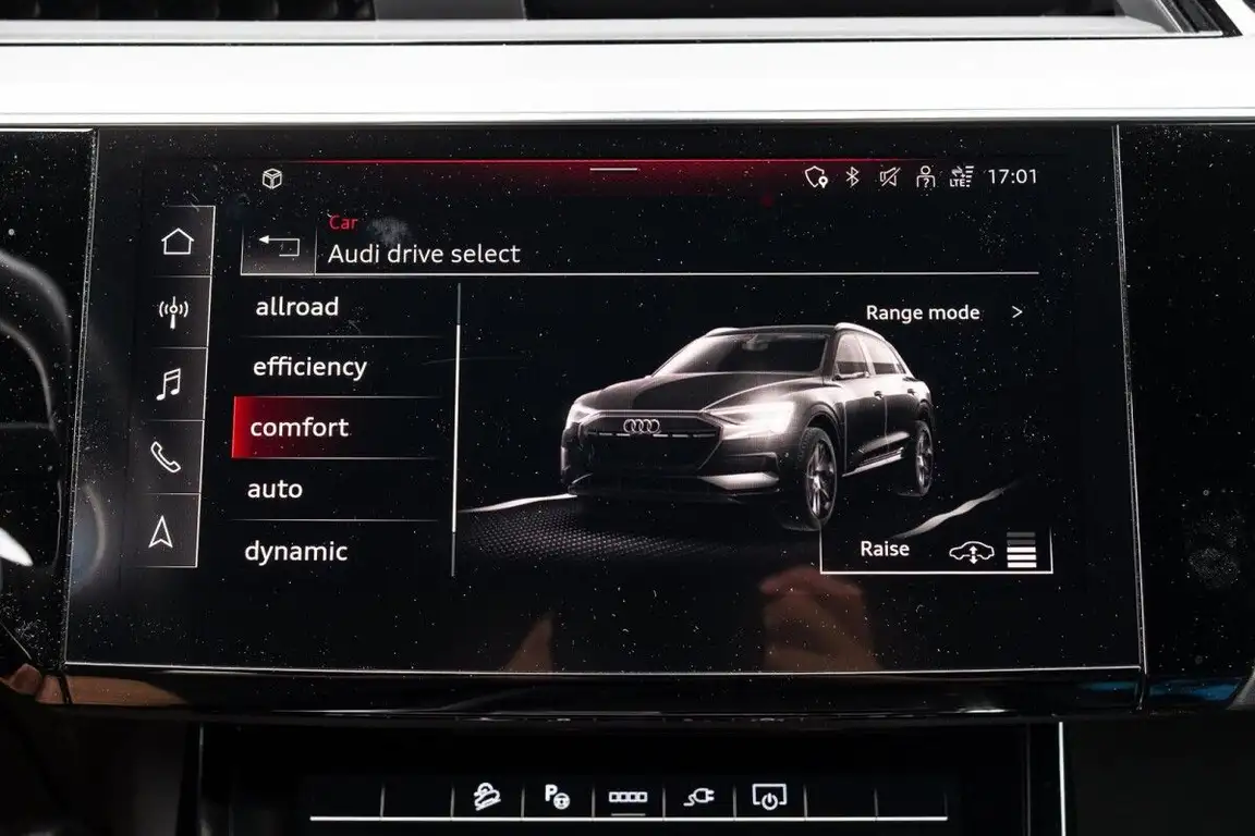 AUDI E-TRON