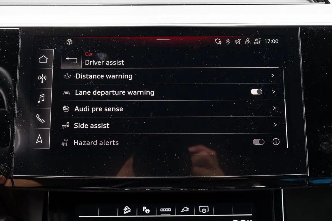 AUDI E-TRON