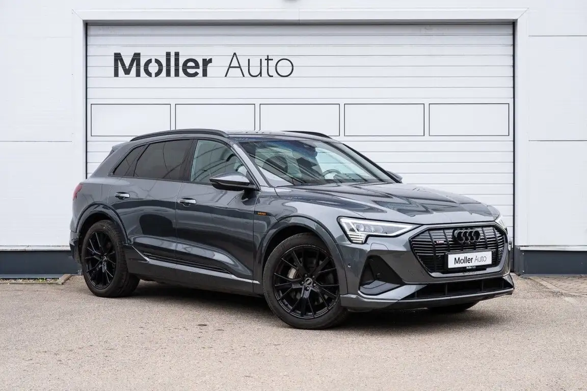 AUDI E-TRON