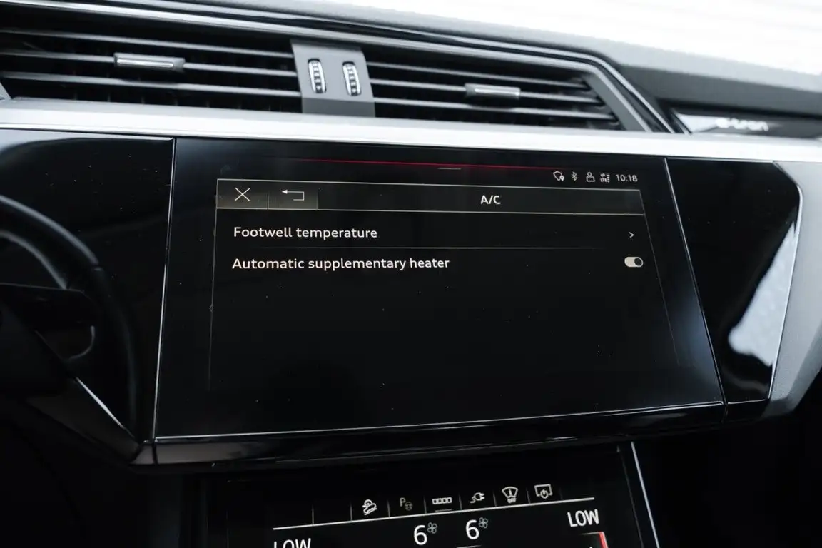 AUDI E-TRON