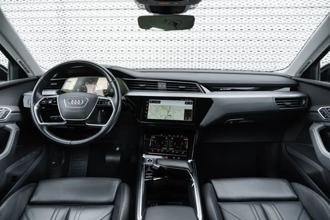 AUDI E-TRON