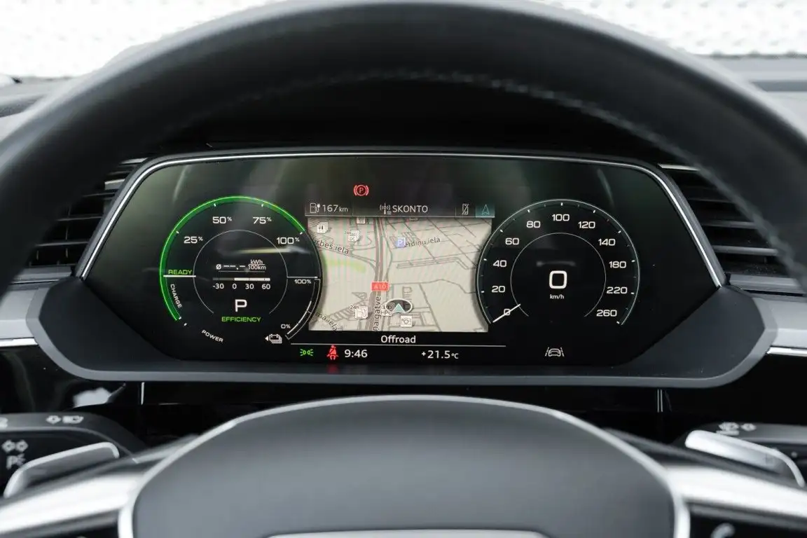AUDI E-TRON