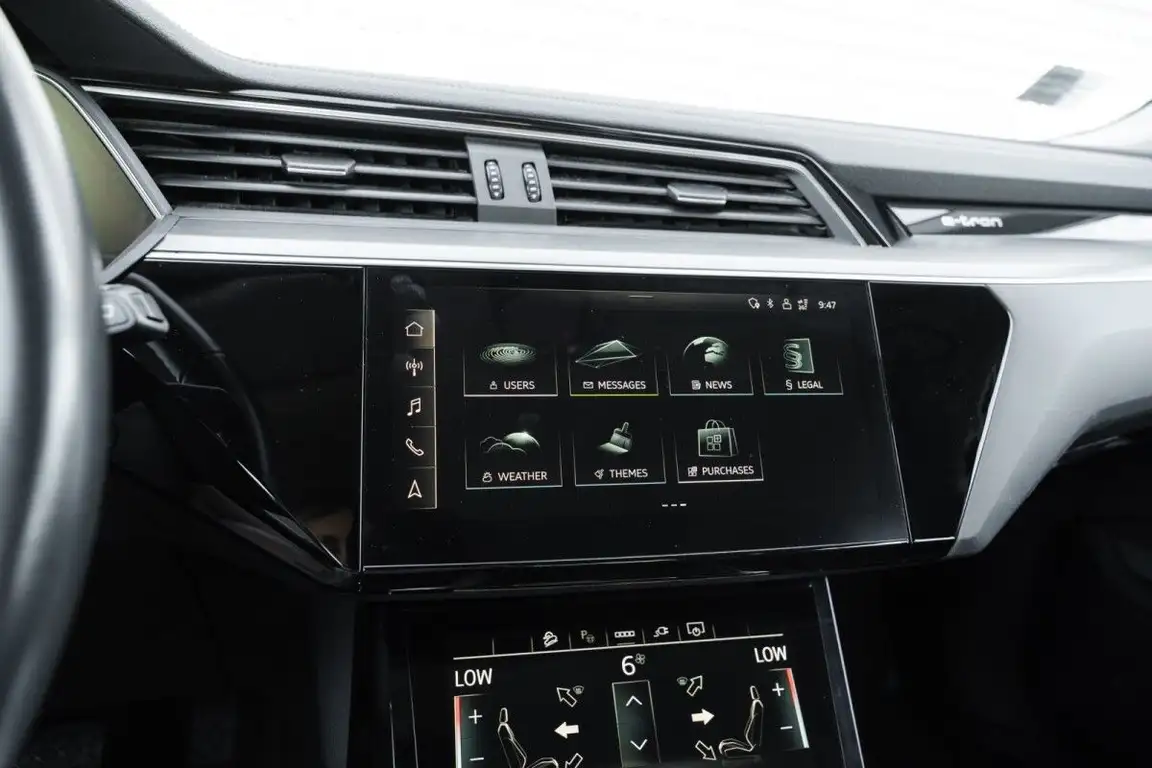 AUDI E-TRON