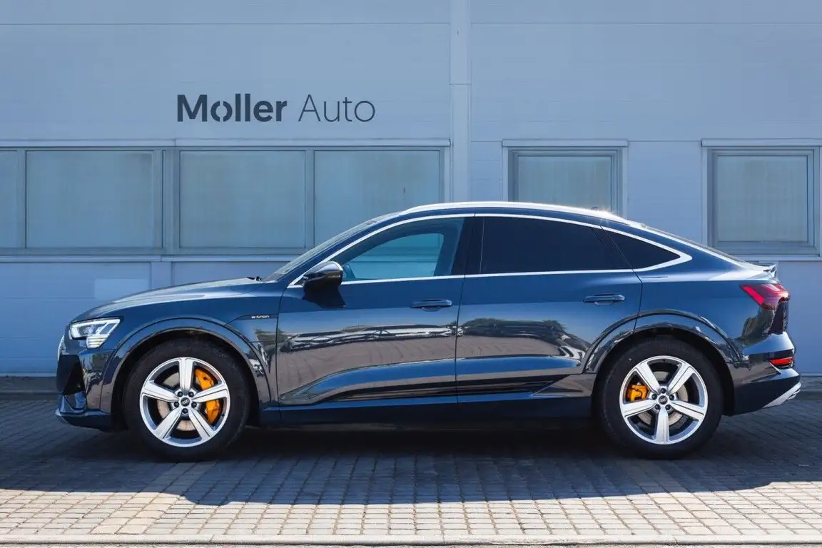 AUDI E-TRON