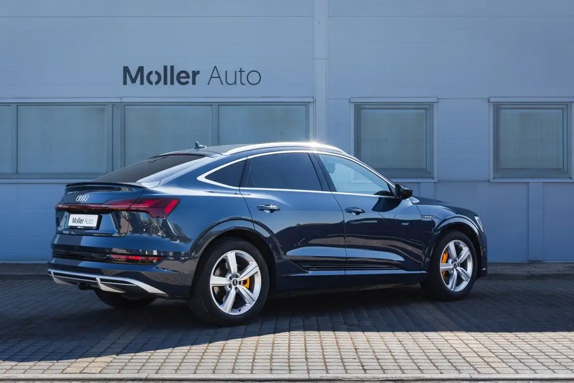 AUDI E-TRON
