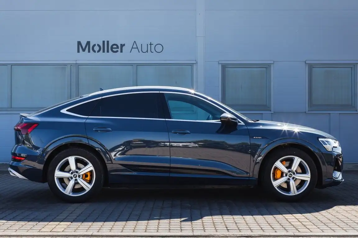 AUDI E-TRON