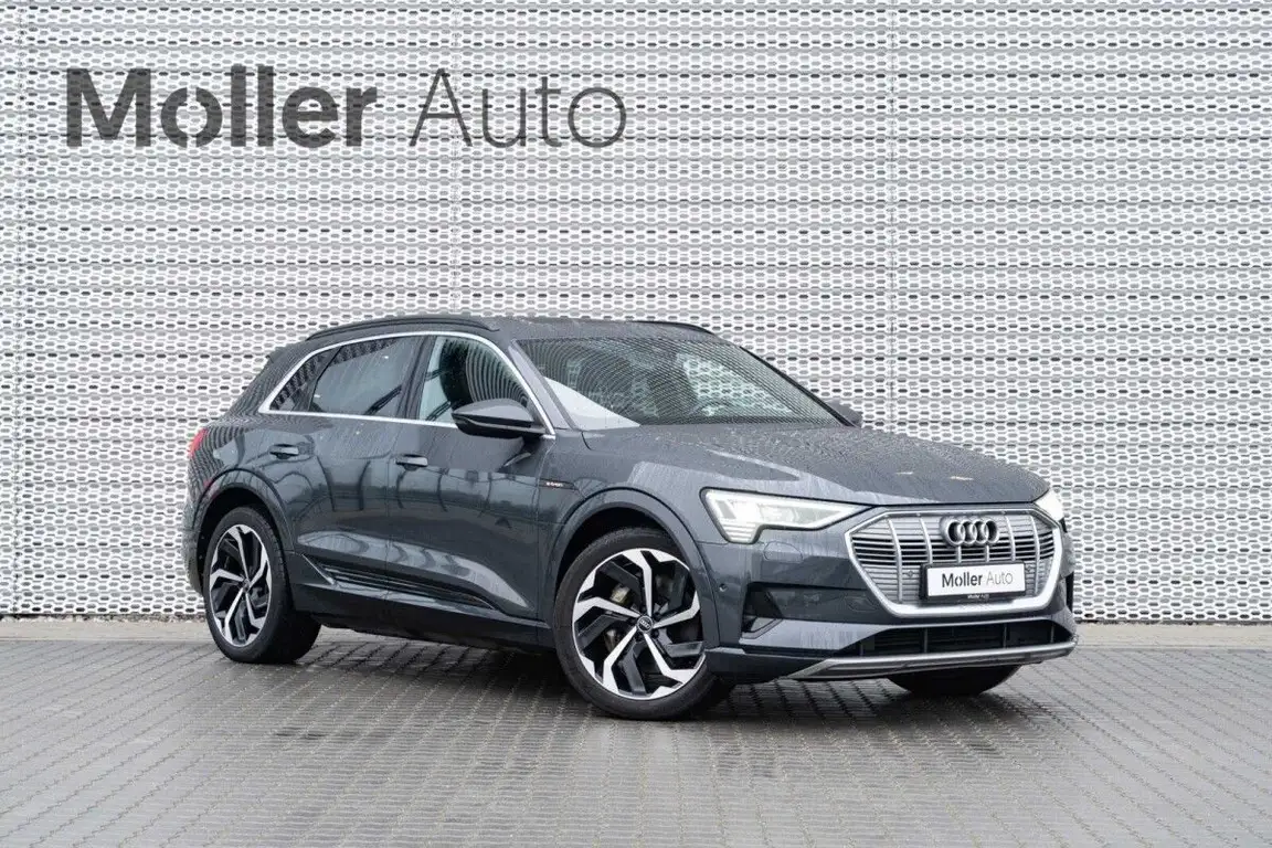 AUDI E-TRON
