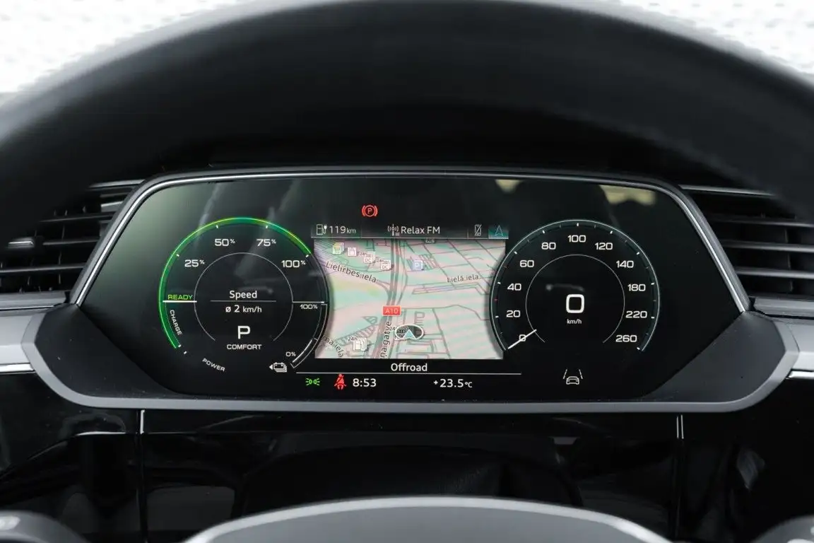 AUDI E-TRON