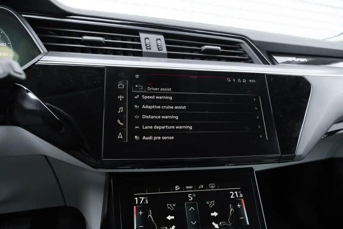 AUDI E-TRON