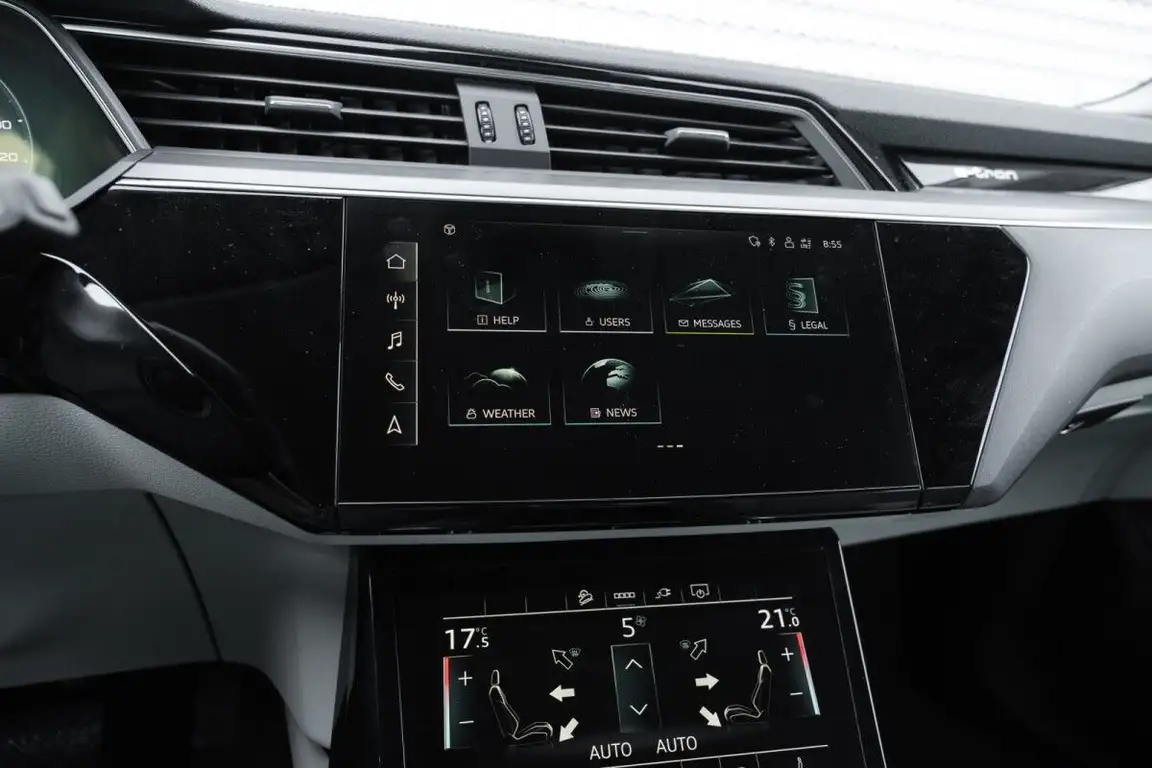 AUDI E-TRON
