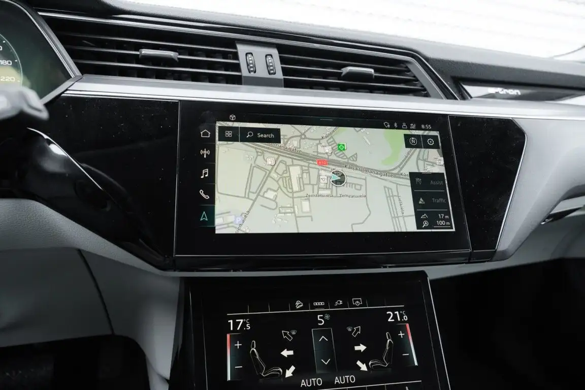 AUDI E-TRON