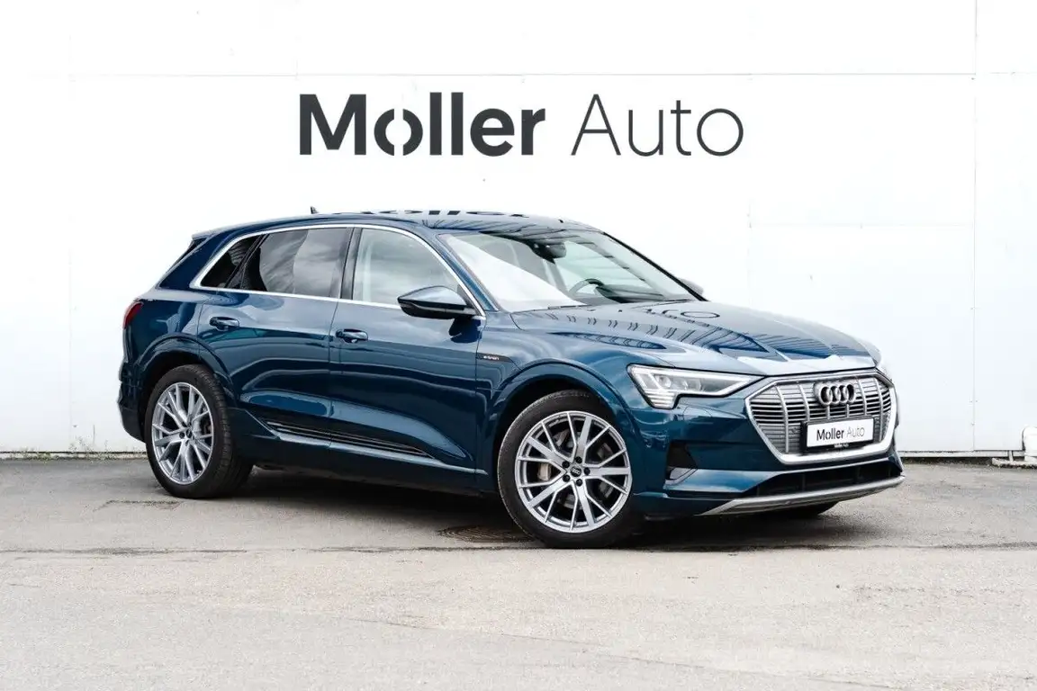 AUDI E-TRON