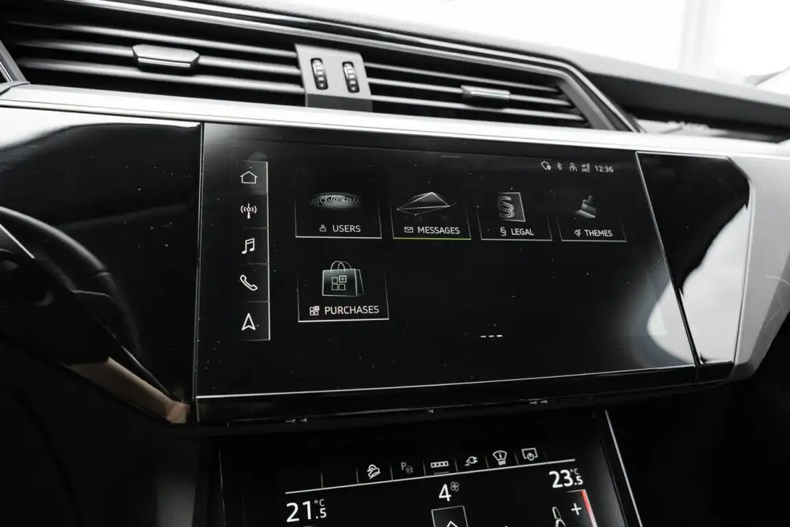 AUDI E-TRON
