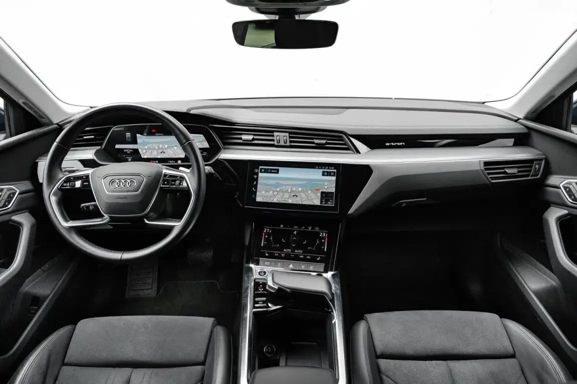 AUDI E-TRON