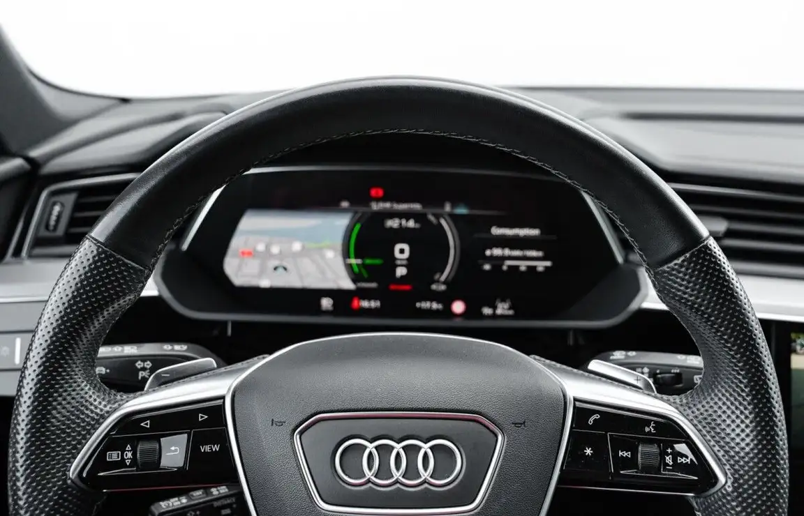 AUDI E-TRON