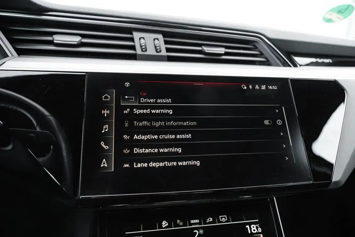 AUDI E-TRON