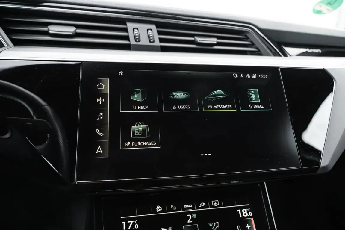 AUDI E-TRON