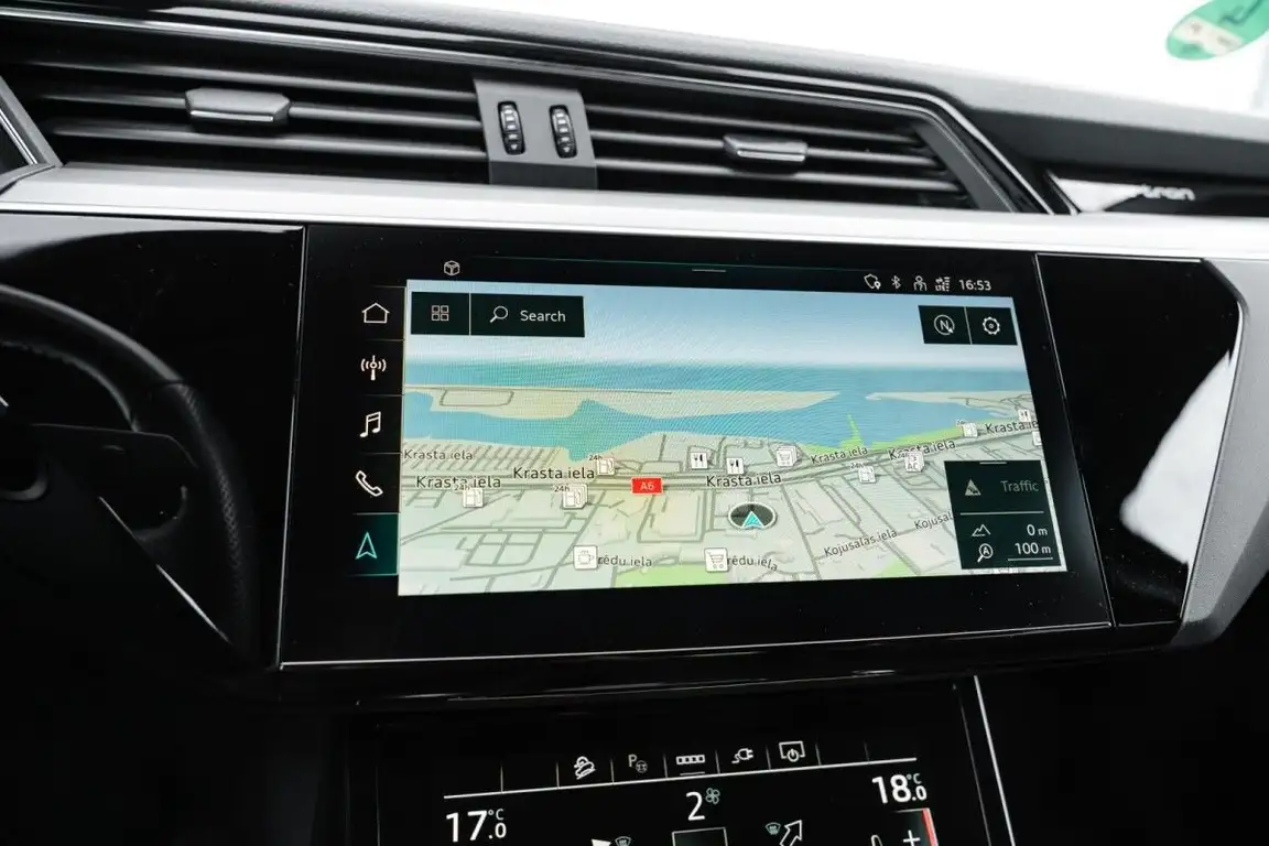 AUDI E-TRON