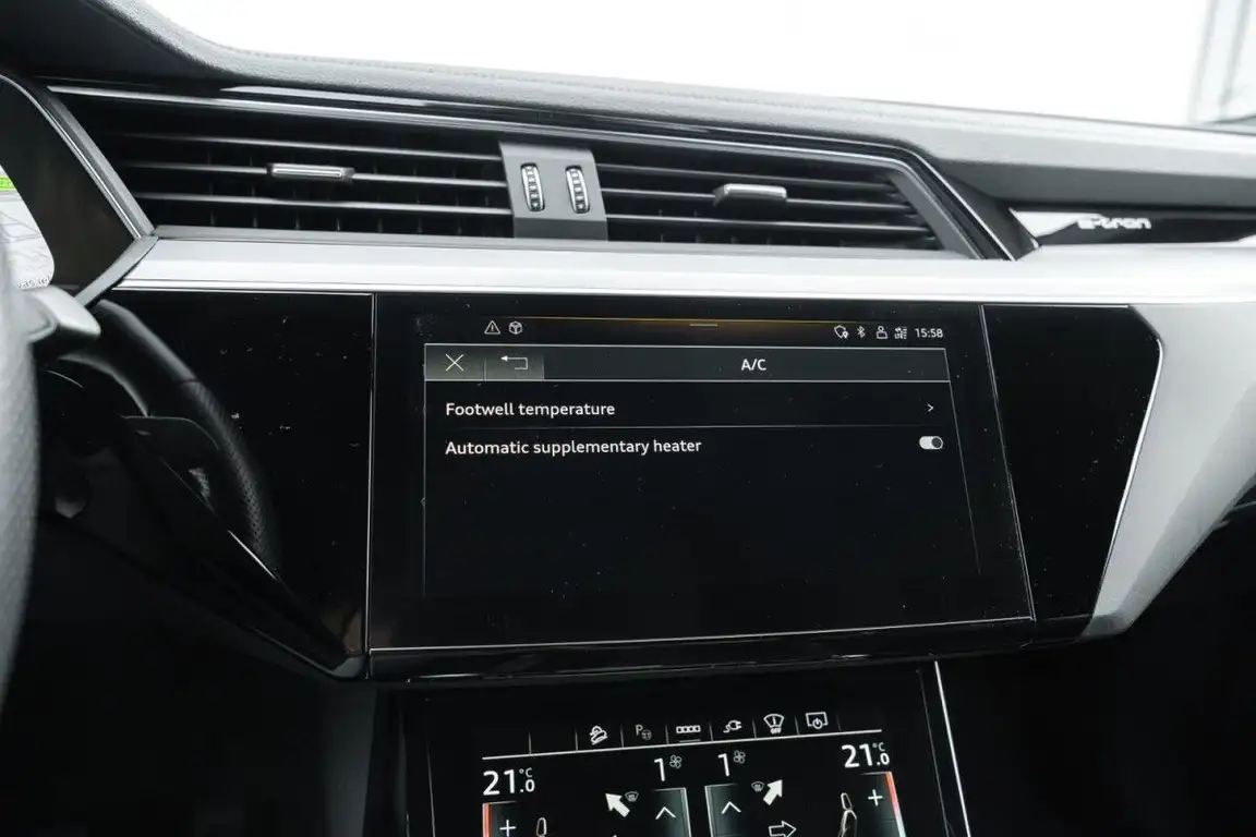 AUDI E-TRON