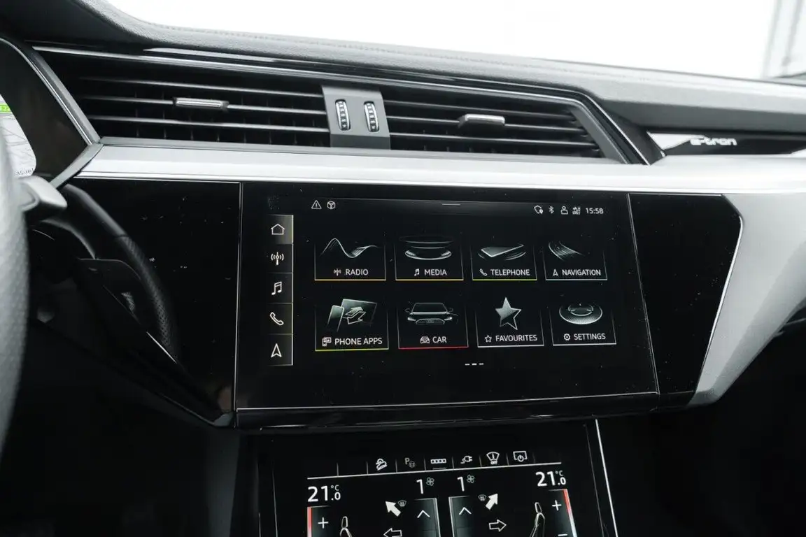 AUDI E-TRON