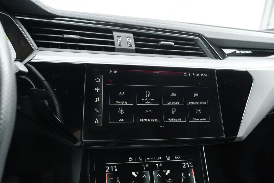 AUDI E-TRON