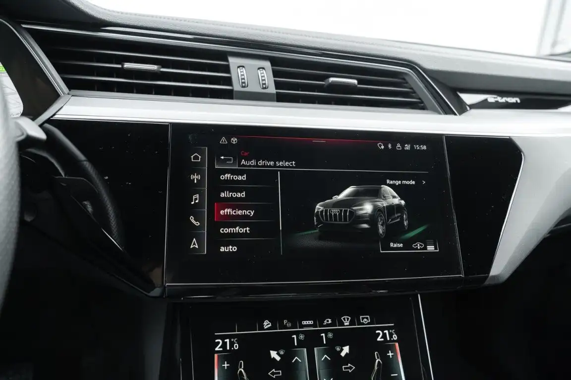 AUDI E-TRON