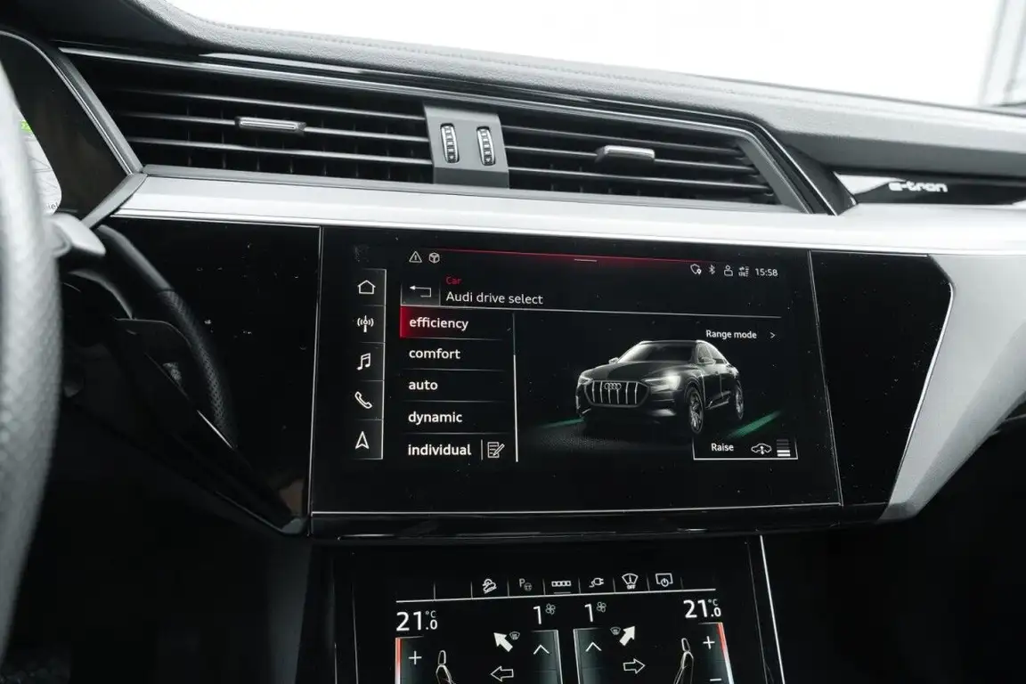 AUDI E-TRON